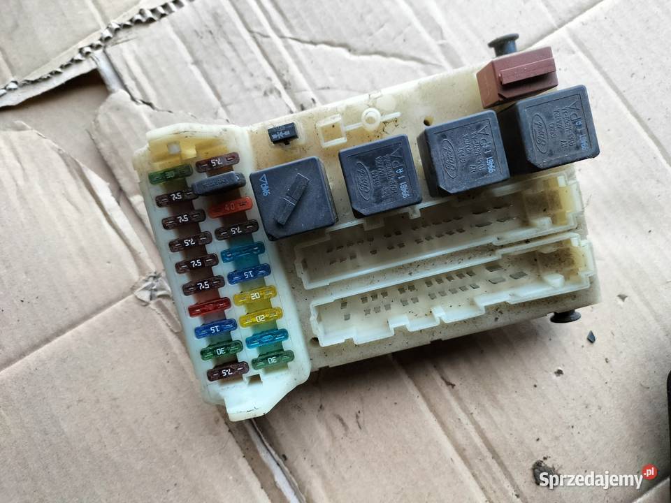 FORD MONDEO MK2 20 SKRZYNKA BEZPIECZNIKÓW Pozostałe Kamień-Kolonia