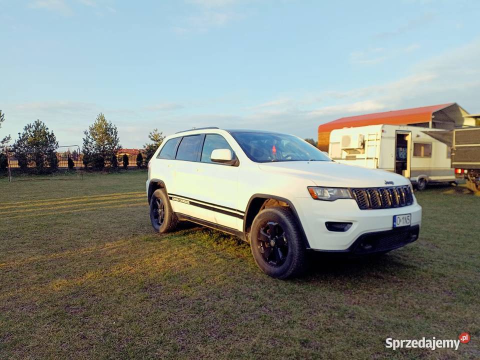 Jeep Grand Cherokee Rok produkcji 2016 dolnośląskie Kiełczów