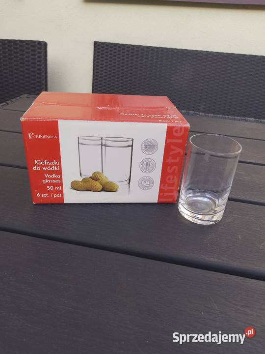Różnorodne kieliszki przezroczysty