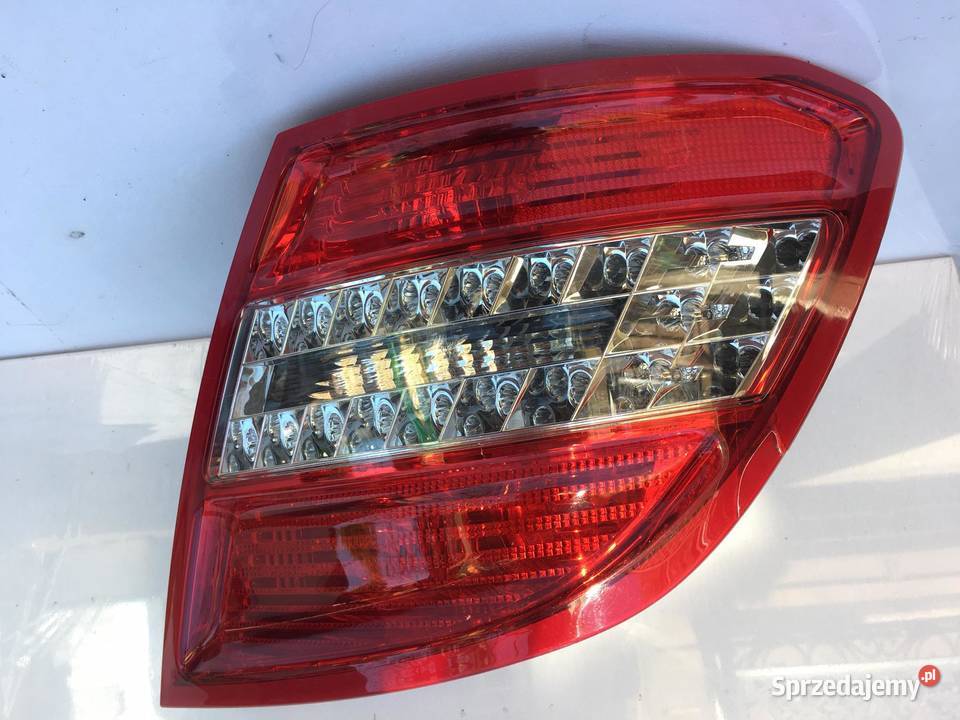 MERCEDES CKLASA W204 LIFT PRAWA LAMPA TYŁ Ostroróg