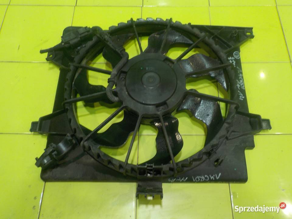 HYUNDAI i30 II 14 CRDI 13r HB 5D wentylator osobowe Suków