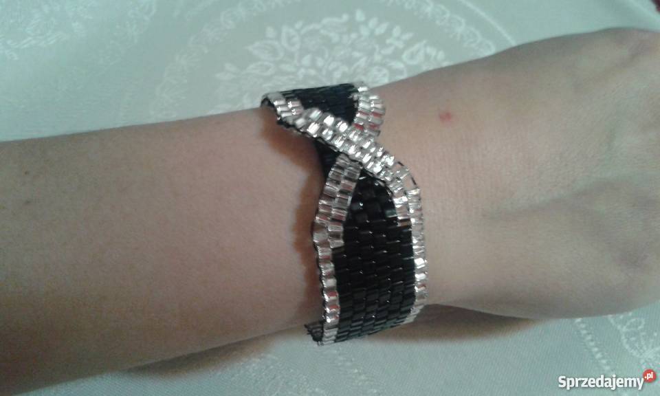 bransoletka i pierścionek szyty z koralików CUBE Katowice