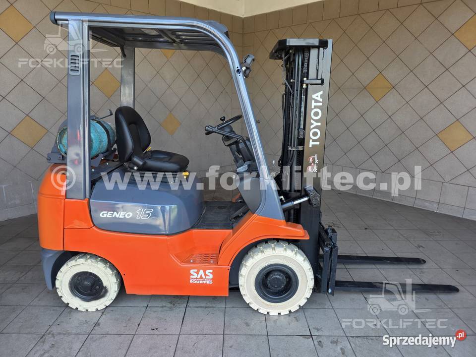 Wózek widłowy TOYOTA 7FGF15 1500 Triplex TOYOTA Lędziny