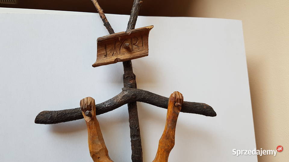 Stara drewniana rzeźba Jezus na krzyżu Dąbrowa Górnicza