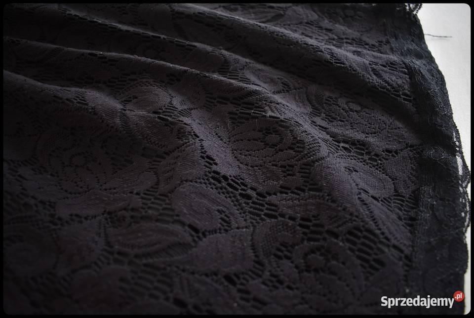 Sukienka mała czarna 40 L cała koronkowa z Płock sprzedam