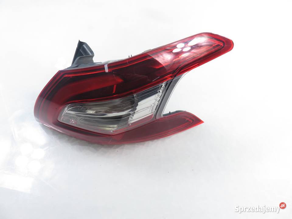 LAMPA PRAWA TYLNA PEUGEOT 308 II 81250201