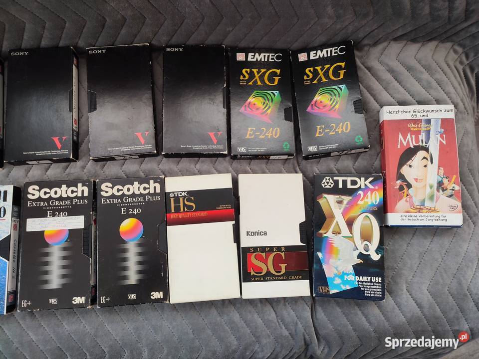 firmowe kasety VHS w stanie
