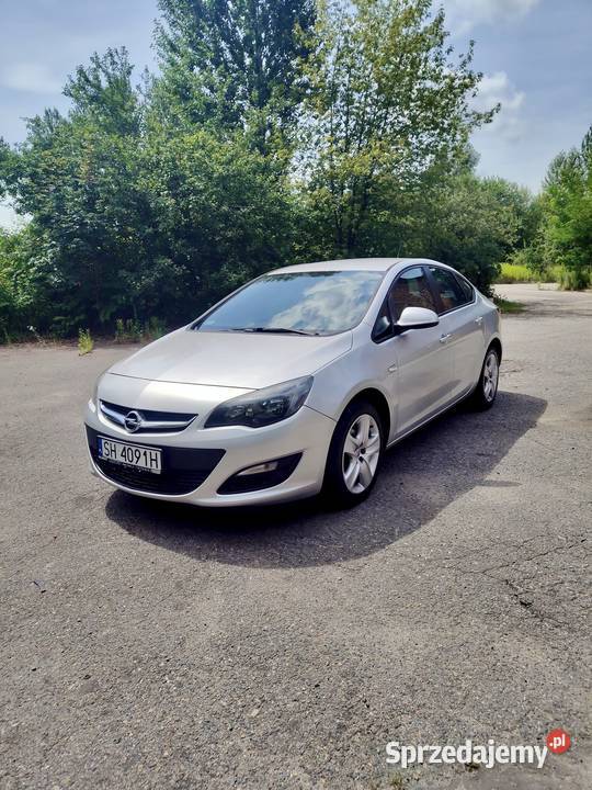 OPEL ASTRA J 14 BENZYNA POLSKI SALON 2013R Astra śląskie Chorzów sprzedam
