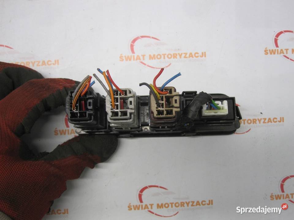 HYUNDAI ix35 I 11r panel przełączników Części samochodowe Kielce