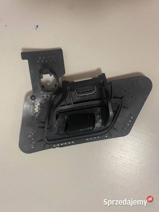 Audi A5 8T prawa zaślepka spryskiwacza osobowe Rzeszów sprzedam