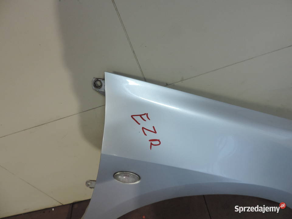 BŁOTNIK PRAWY PRZEDNI PEUGEOT 307 KOLOR EZR