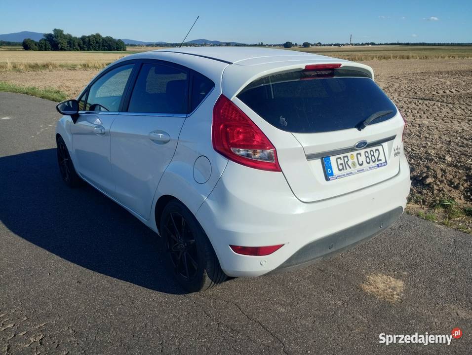Ford Fiesta MK7 14 benzyna 2010 bogata wersja Świdnica Polska