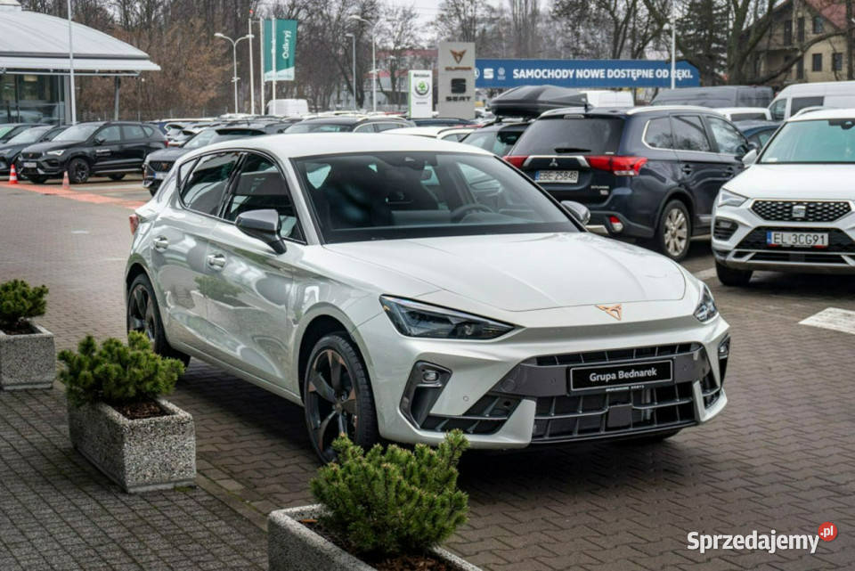 Cupra Leon 15 eTSI 150 DSG DEMO światła przeciwmgielne Łódź