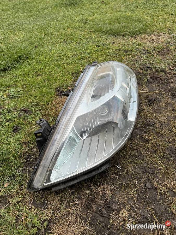 Lampa przednia Nissan Versa Lampy przednie Zamość sprzedam