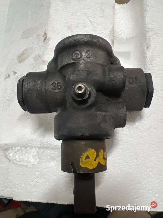 Rozdzielacz zawieszenia Citroen C5 III osobowe