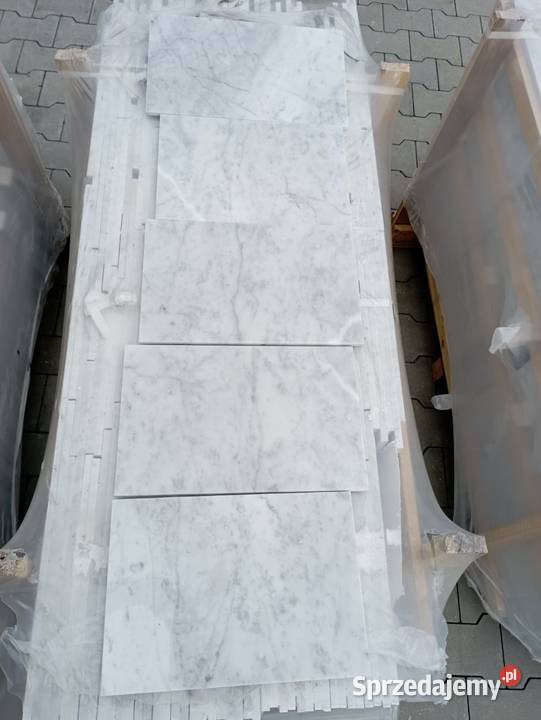 Płytki marmurowe CARRARA BIANCO pasy 2 poler