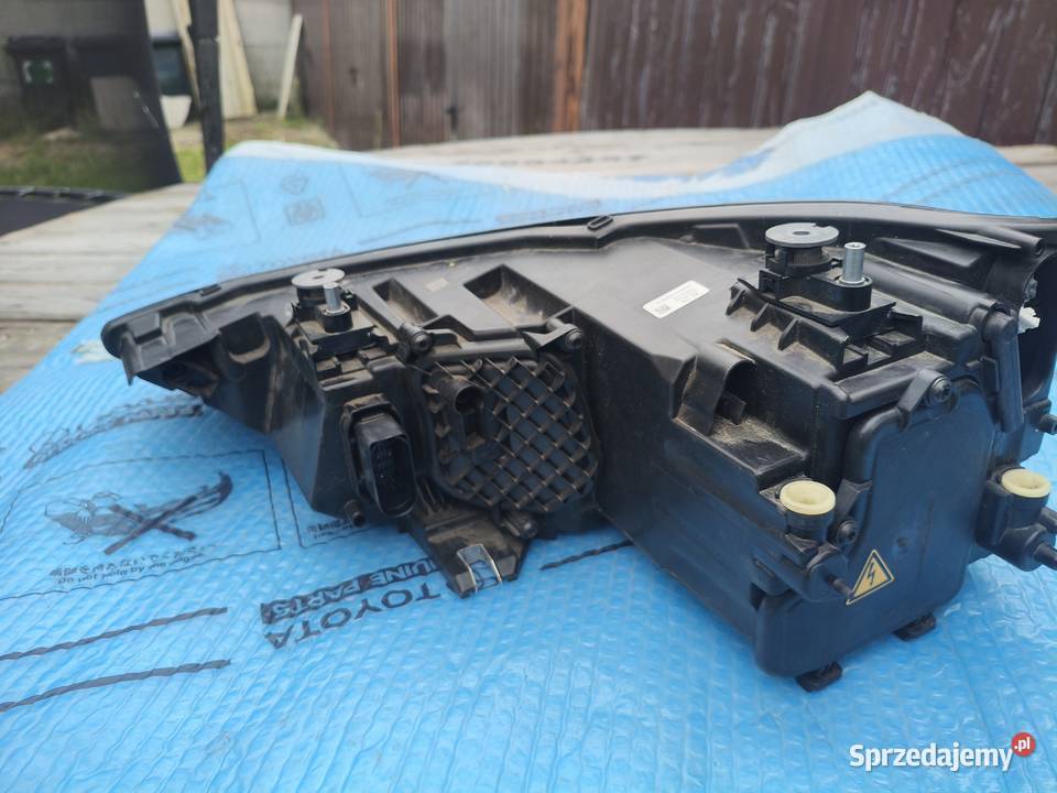 Audi A1 8X 2012lift lampa przednia prawa prawe Lampy przednie Łódź