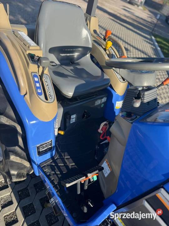 ISEKI Hunter 233 23hp 4x4 Power Shift Iseki Rolnictwo Biskupice