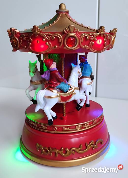 Nowa świąteczna karuzela ż muzyką i światełkami Katowice