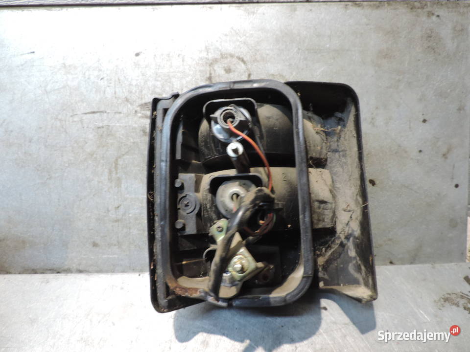 LAMPA PRAWY TYŁ TYLNA SUBARU JUSTY 1 prawe Nowy Sącz