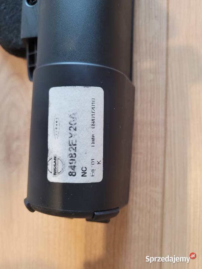 SPRZEDAM ROLETA BAGAŻNIKA NISSAN QASHQAI 2010 2 Części samochodowe podkarpackie