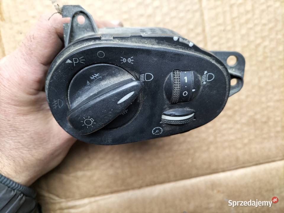 WŁĄCZNIK PRZEŁĄCZNIK ŚWIATEŁ FOCUS MK1 Kamień-Kolonia