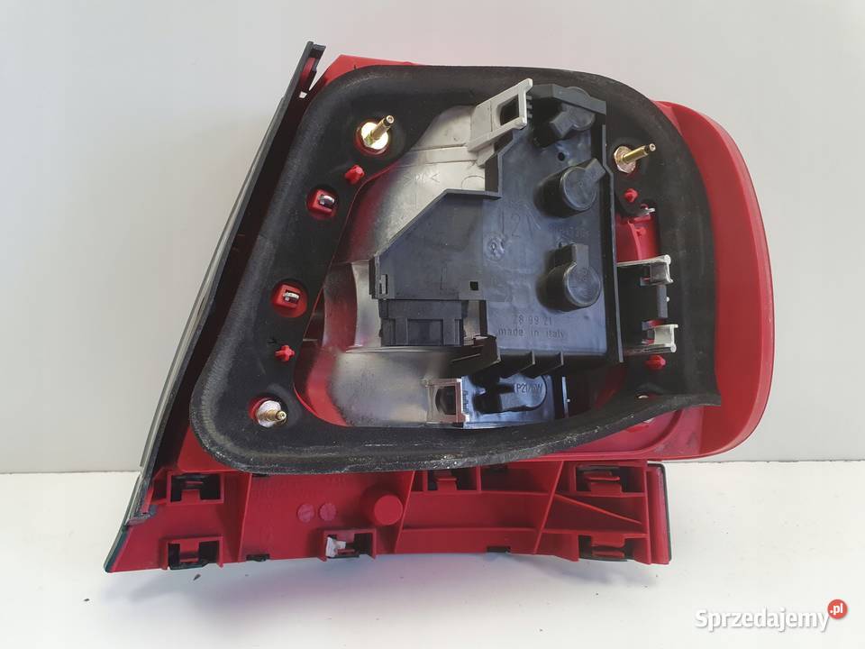 Audi A4 B5 lift sedan 9901r TYLNA LAMPA LEWA Rudka