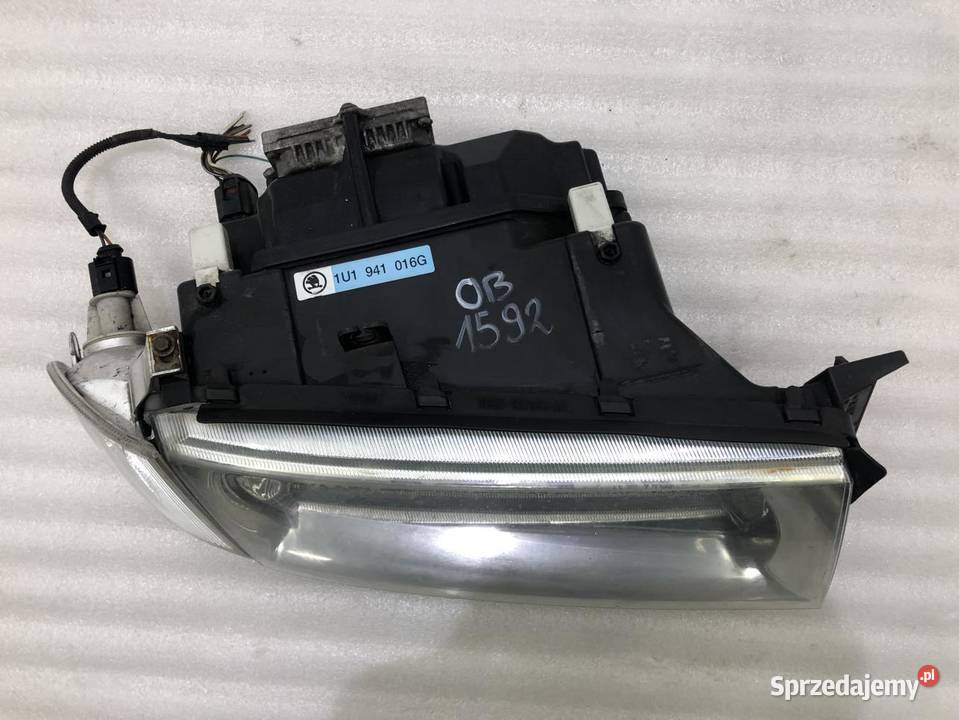 LAMPA PRAWY PRZÓD 1U1941016G XENON SKODA OCTAVIA