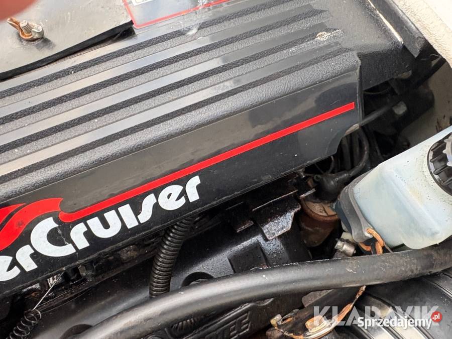 Łódź kabinowa motorowa AQUATRON 2165 AFT jacht Samociążek