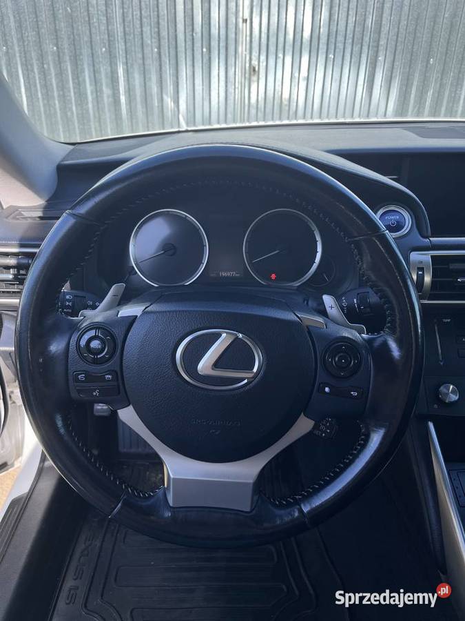Lexus IS300h