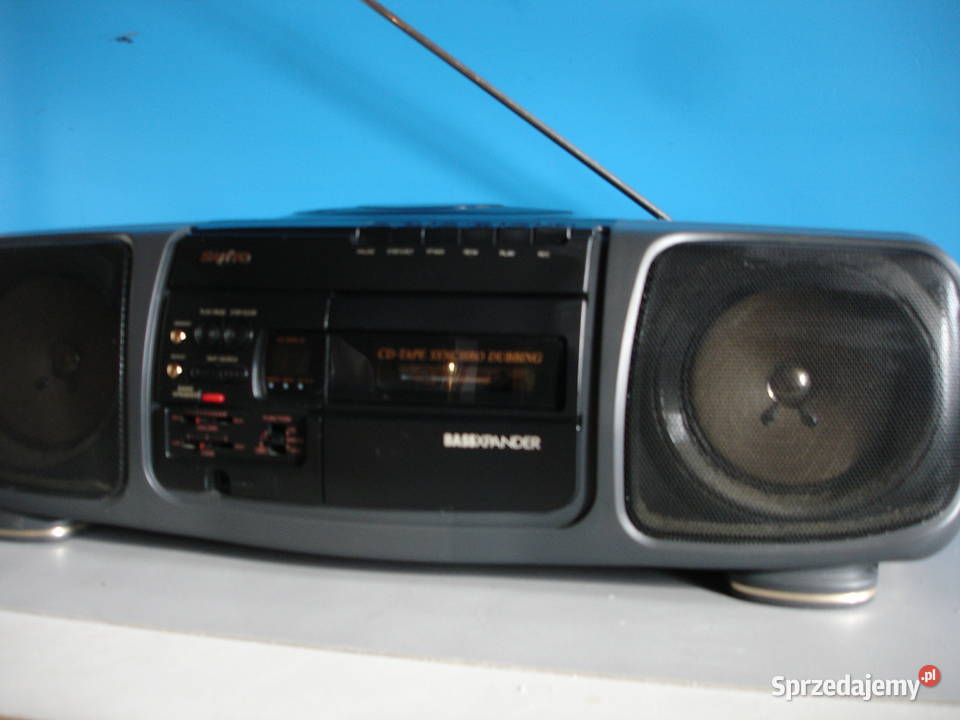 Radiomagnetofon z CD SANYO MCDZ16L