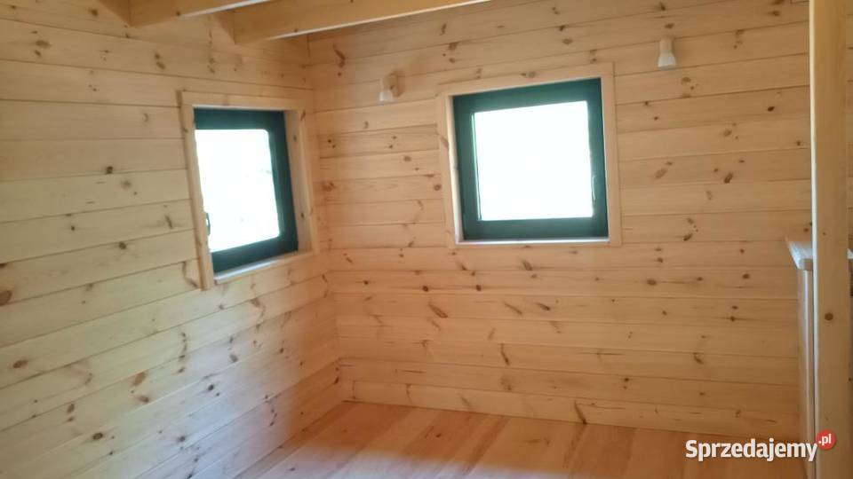 Sprzedam działkę 1080m2 z nowym domem 92m2 w