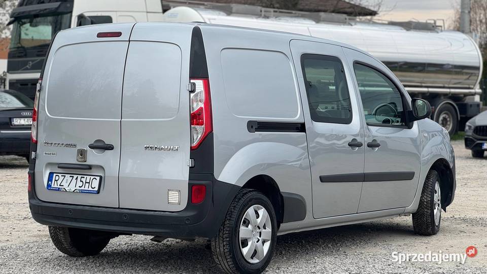 Renault Kangoo MAXI 4 osobowy Rok produkcji 2021 Renault