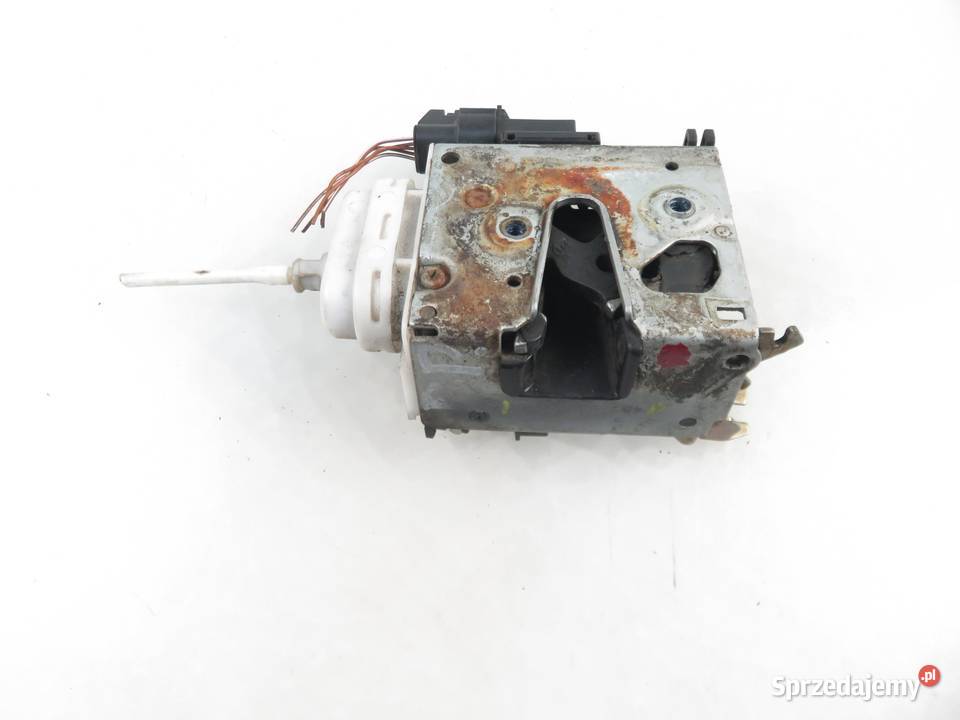 ZAMEK PRAWY PRZEDNI AUDI A4 B5 4D1837016D Karoseria małopolskie