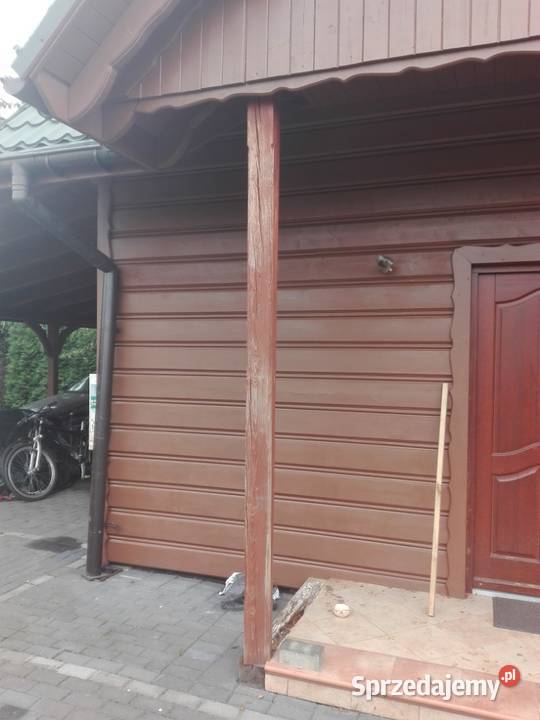 Dwa słupy rzeźbione 325 m Bielsko-Biała