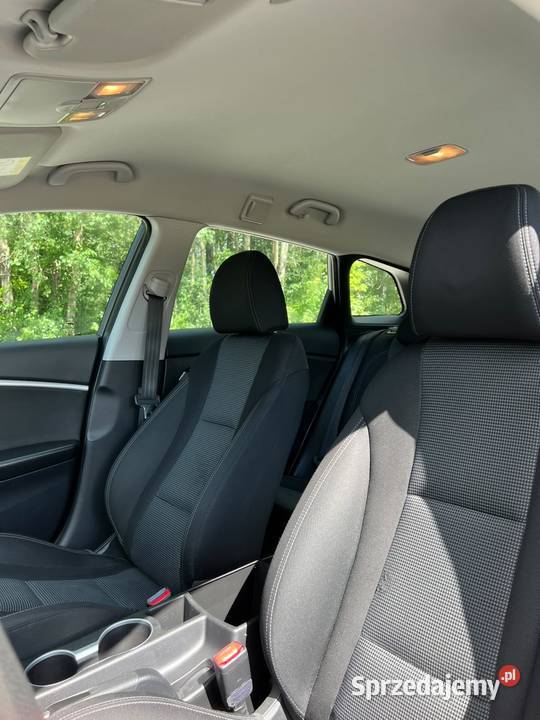 Hyundai i30 II 16 CRDi BlueDrive Classic DCT Słopiec