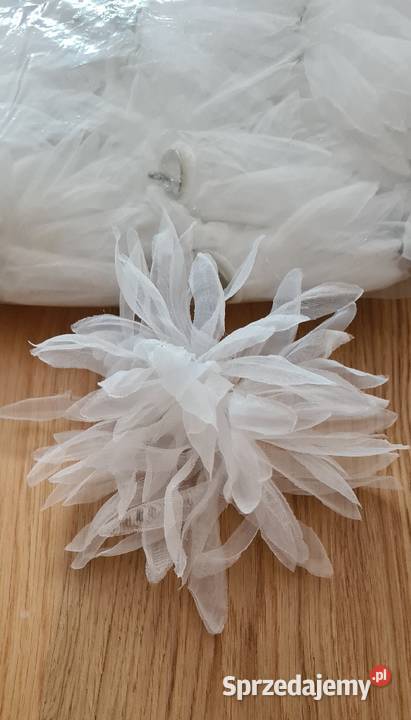 Ozdobne kwiaty broszki kotyliony na agrafce Pozostałe łódzkie Łódź