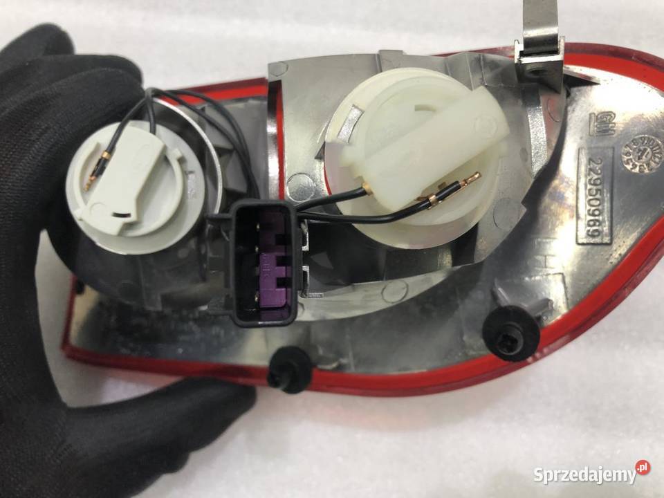 LAMPKA LEWY TYŁ KOMBI OPEL INSIGNIA A 22950969 osobowe