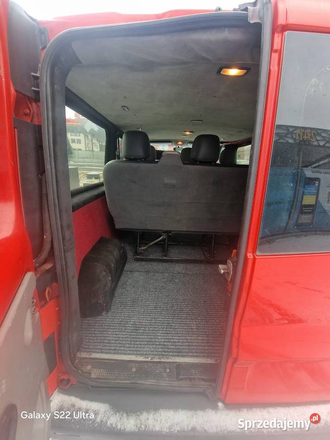 Sprzedam Opel vivaro 9 osobowy Rok produkcji 2003 Chorzów