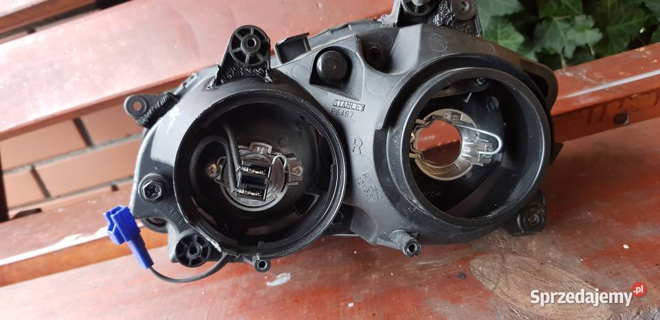 Yamaha R1 RN19 lampa prawy przód Europa 0708r