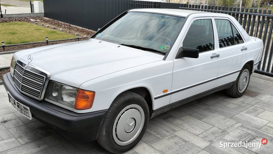 Mercedes W201 190e 5 bieg wąska listwa bez rdzy W201  Kostrzyn sprzedam