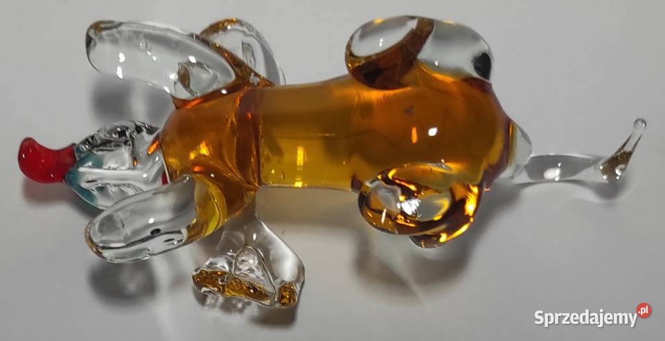 Szklany pies ze szkła kolorowy szkło artystyczne Warszawa