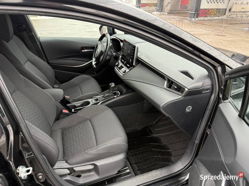 Toyota Corolla 18 hybrid bezwypadkowy Warszawa