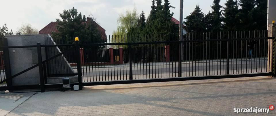 Brama przesuwna modern