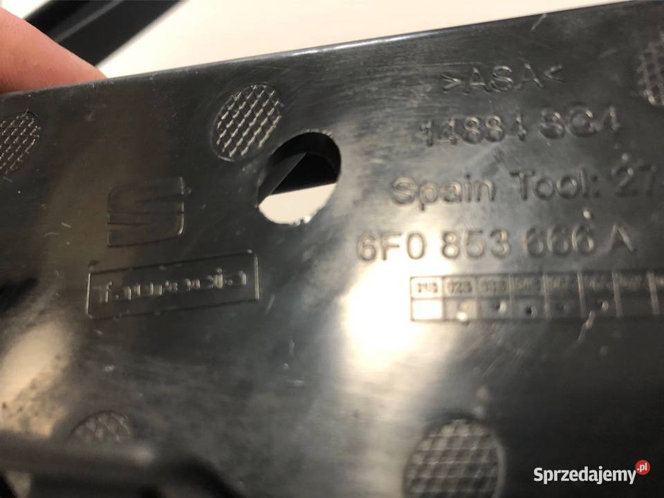 Seat Ibiza 1922 kratka prawa zderzaka 6F0853666A zderzaki Części samochodowe Rzeszów