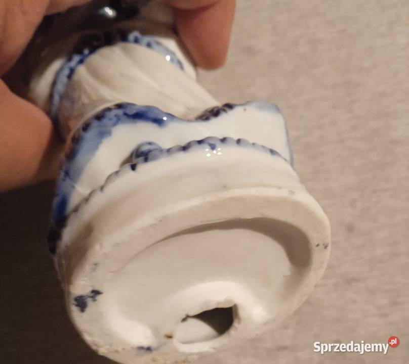 Porcelanowa figurka dziewczyna z bukietem i Porcelana i szkło Koźminek
