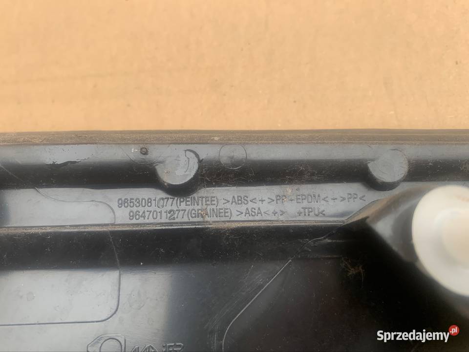 9653081077 trójkąt błotnika prawy Citroen c4 I 1 Błotniki