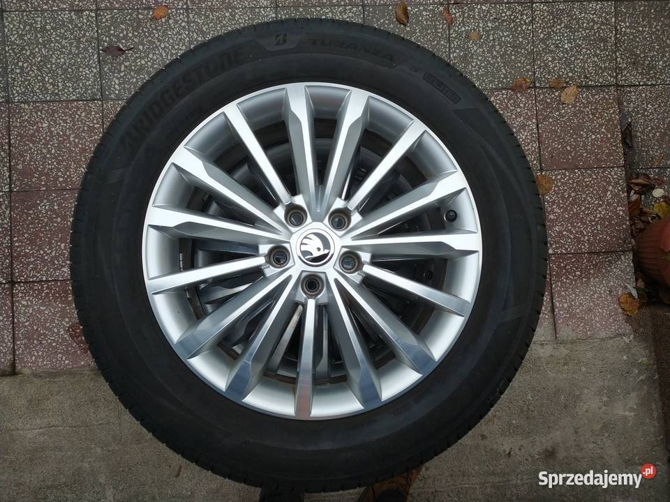 Oryginale felgi Skoda Trinty 18 opony letnie Bytów