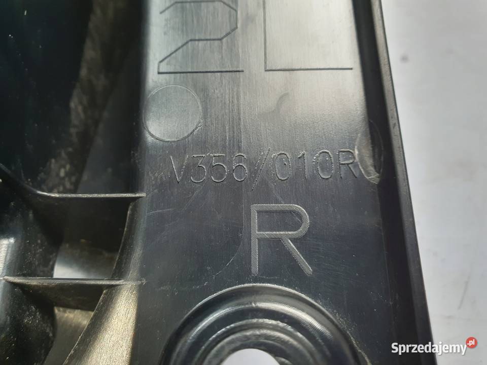 Toyota Yaris IV PRAWA TYLNA LAMPA Prawy tył Janów