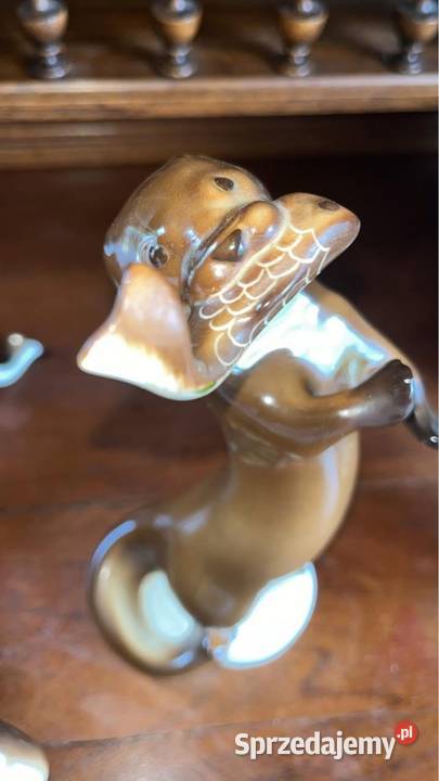 Wydra z rybą figurka Łomonosow Bez sygnatury Gdańsk